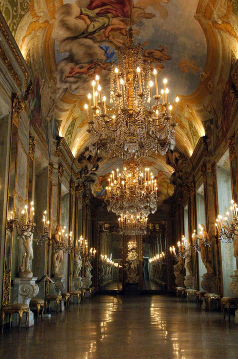 Galerie des glaces du palais royal